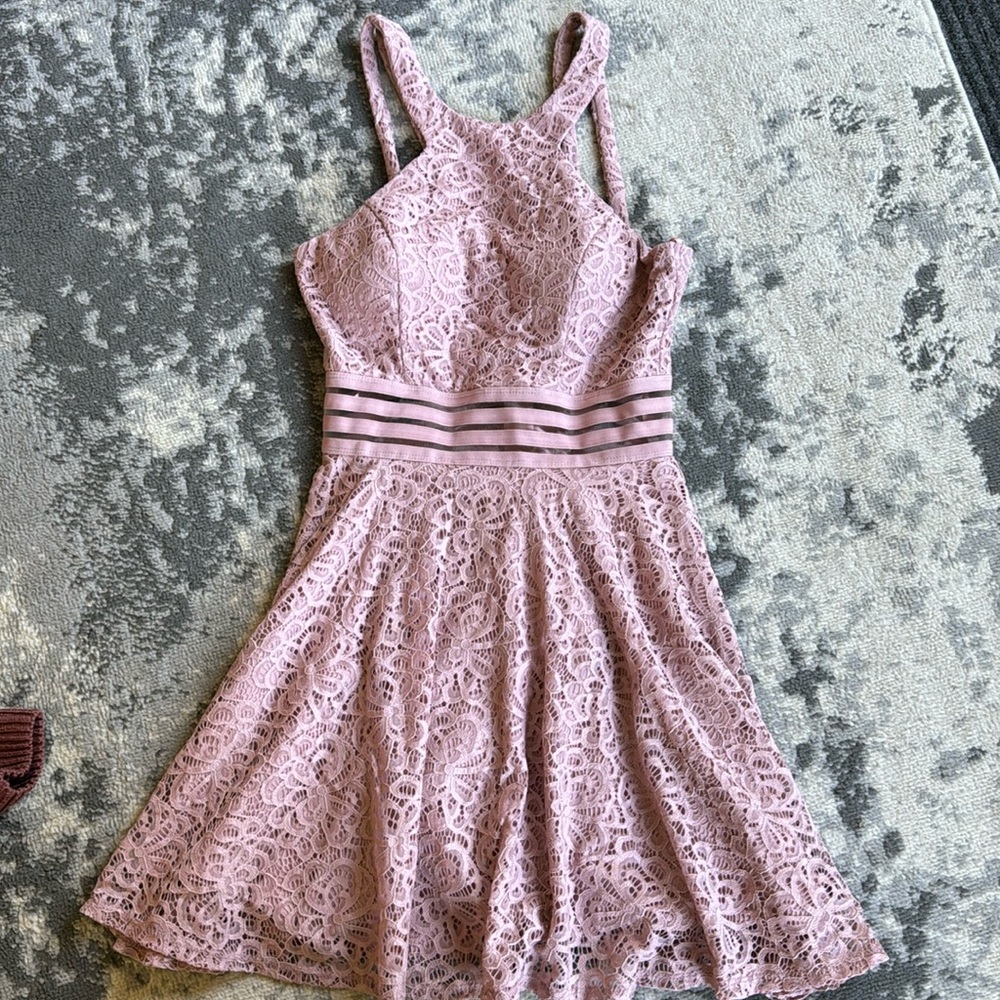 City studio, size 5, light pink, see through midsection lines.